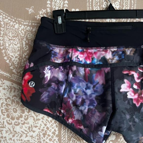 Lululemon Run: Speed Short - Spring Has Sprung Multi / Black - Picture 3 of 6